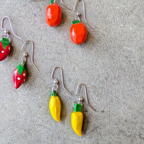 Vintage Wooden Fruit Earrings Pineapple Orange Grape Strawberry Banana Set Of 5 - Picture 6 of 11